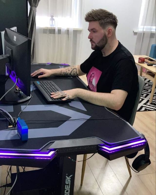 Gaming Desk Computer Table For Gamer, How Deep Should A Gaming Desk Be